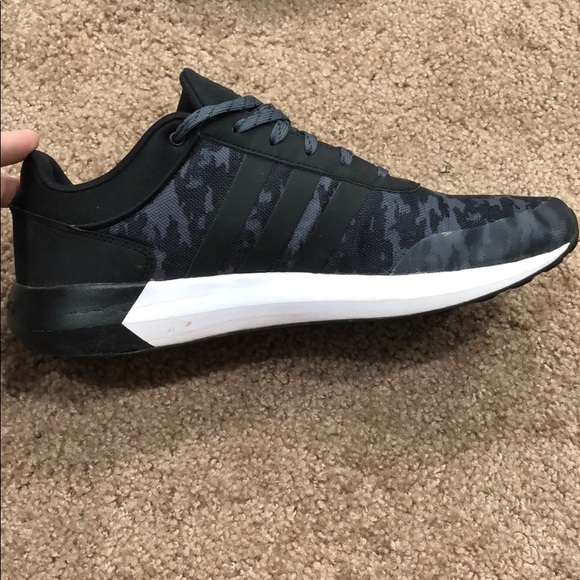 Size 11 adidas cloud foam - Picture 4 of 4